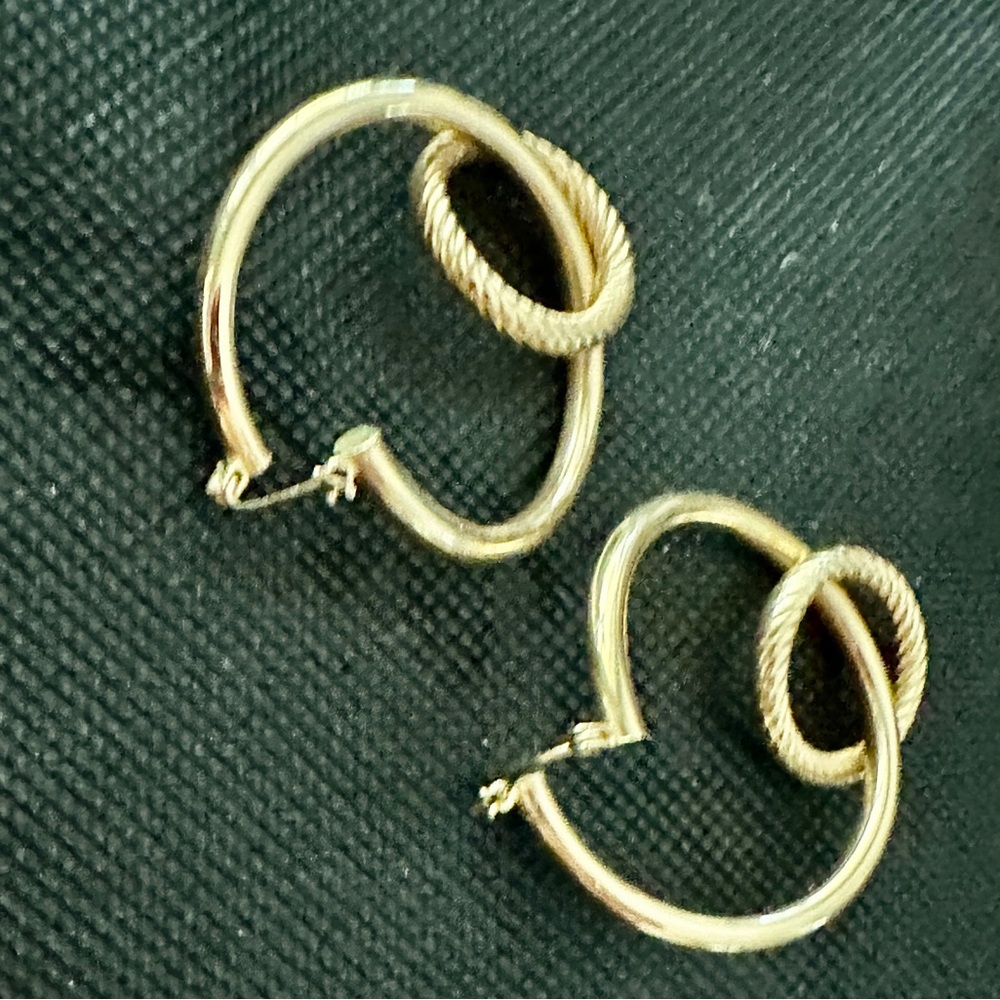 14K Gold Double Circle Hoop Earrings 1.5” - Picture 9 of 11